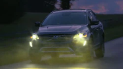 Testing conducted by IIHS shows that most midsize SUV headlights are simply not very good. Only two models tested had headlights that earned a 'good' rating, the 2017 Volvo XC60 (shown here) and the 2017 Hyundai Sante Fe.