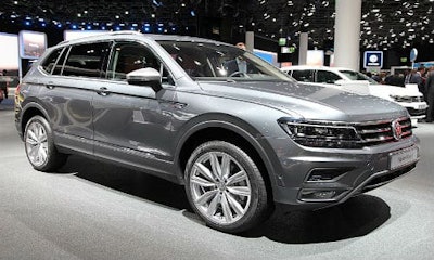 40 high school students will race against the clock to fix Tiguan engines at CAIS in Toronto on February 17.