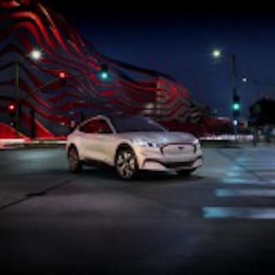Mustang_Mach-E_01