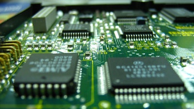 microchips-4924170