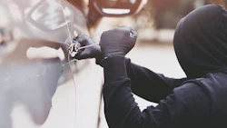 the-thief-is-stealing-the-car-2021-11-20-17-25-26-utc