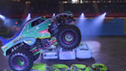 Hot_Wheels_Monster_Trucks_Live_Glow_Party_JVN