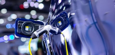 electric-car-charging-station-hybrid-car-electric-2022-11-16-14-02-56-utc (2)