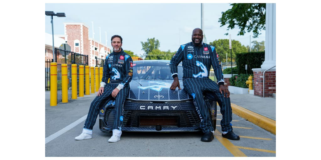 Shaq_x_JJ_Daytona_500_Paint_Scheme_Image_-_Carvana