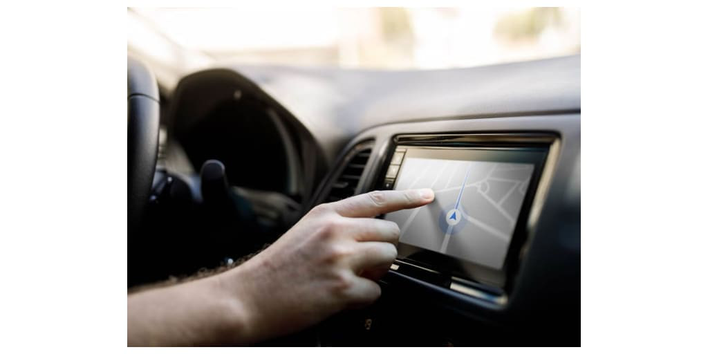 G1300554392-Touching-GPS-Screen-ULcom-HEADER-2400×1600