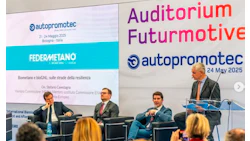 Autoprometec conference panel discussion at Futurmotive event with speakers on stage